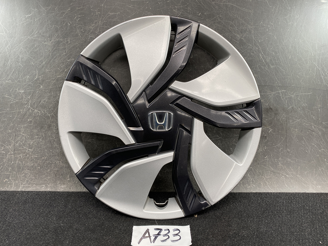 HONDA FIT GP5 Genuine 15inch WHEEL CAP / HUB CAP 44733-T5C-N01 x1