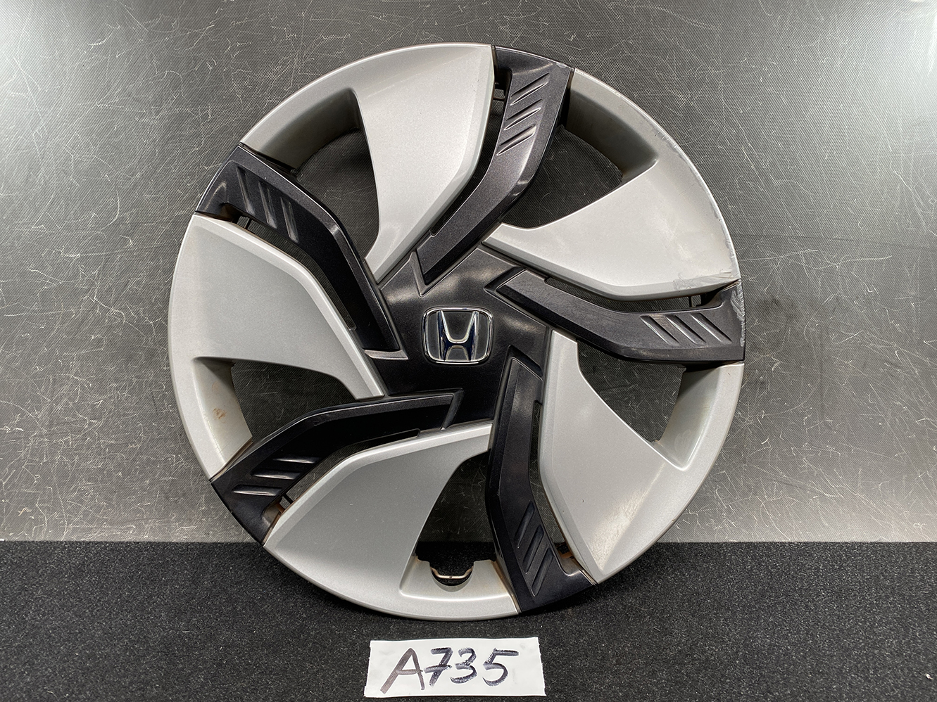 HONDA FIT GP5 Genuine 15inch WHEEL CAP / HUB CAP 44733-T5C-N01 x1