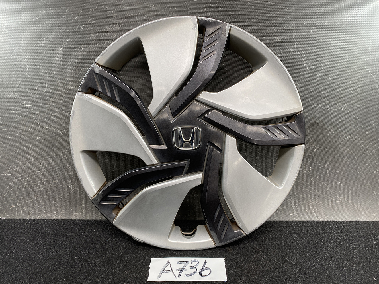 HONDA FIT GP5 Genuine 15inch WHEEL CAP / HUB CAP 44733-T5C-N01 x1