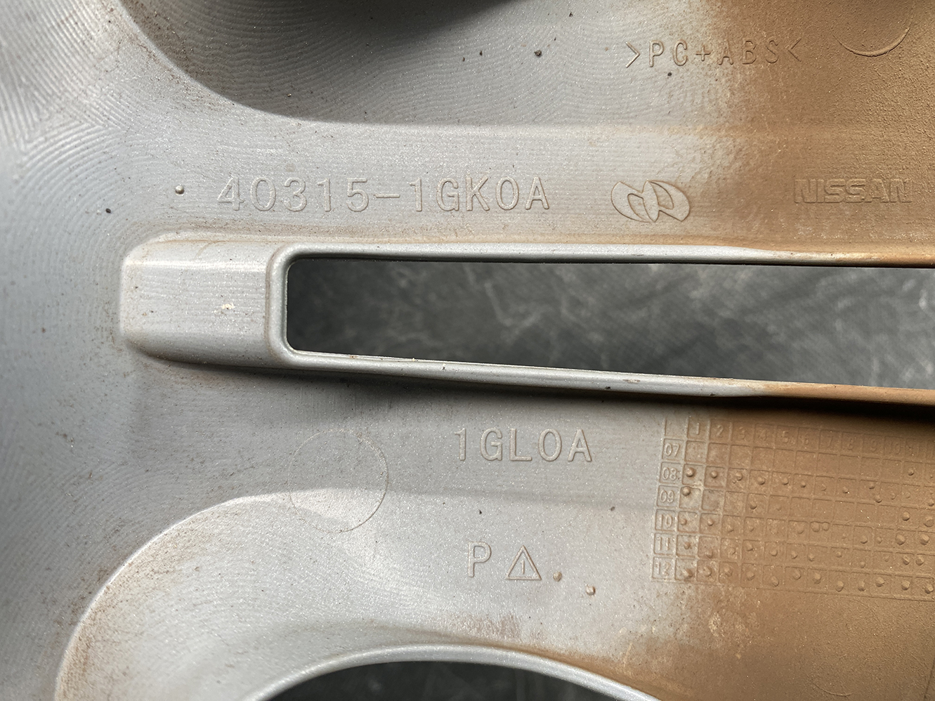 NISSAN NV350 Caravan E26 Genuine 15inch WHEEL CAP / HUB CAP 40315-1GK0A x1 - Image 4