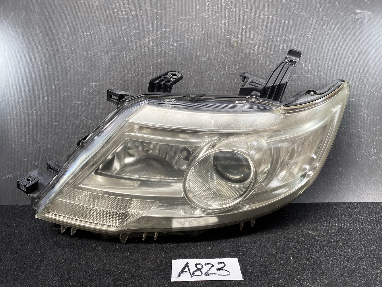 NISSAN SERENA C25 SUZUKI LANDY HID Headlight 100-24921 Left Side x1