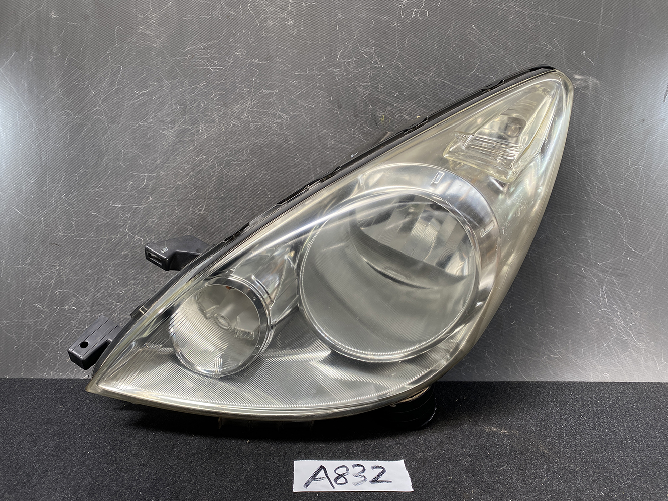 NISSAN NOTE E11 NE11 Headlight H005 Left Side x1*DAMAGED*