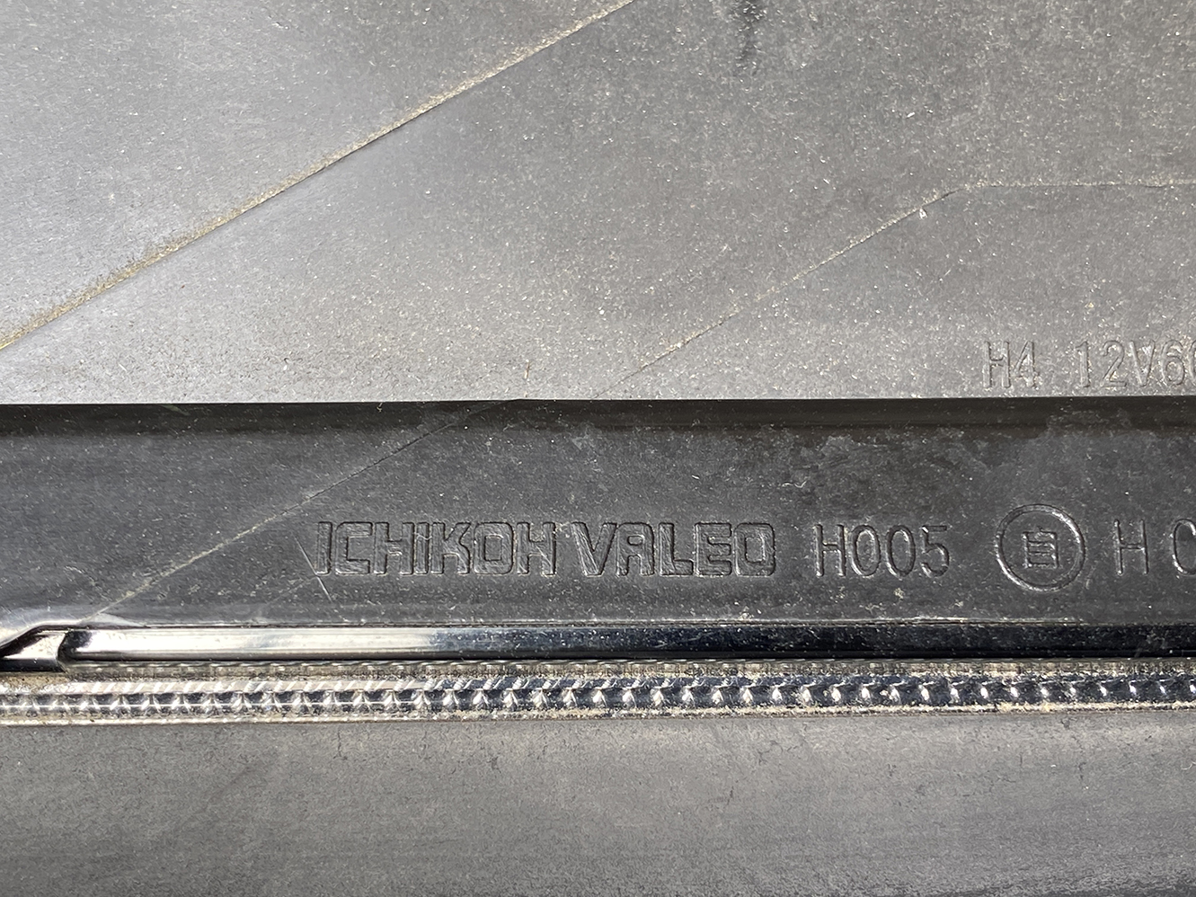 NISSAN NOTE E11 NE11 Headlight H005 Left Side x1*DAMAGED* - Image 7