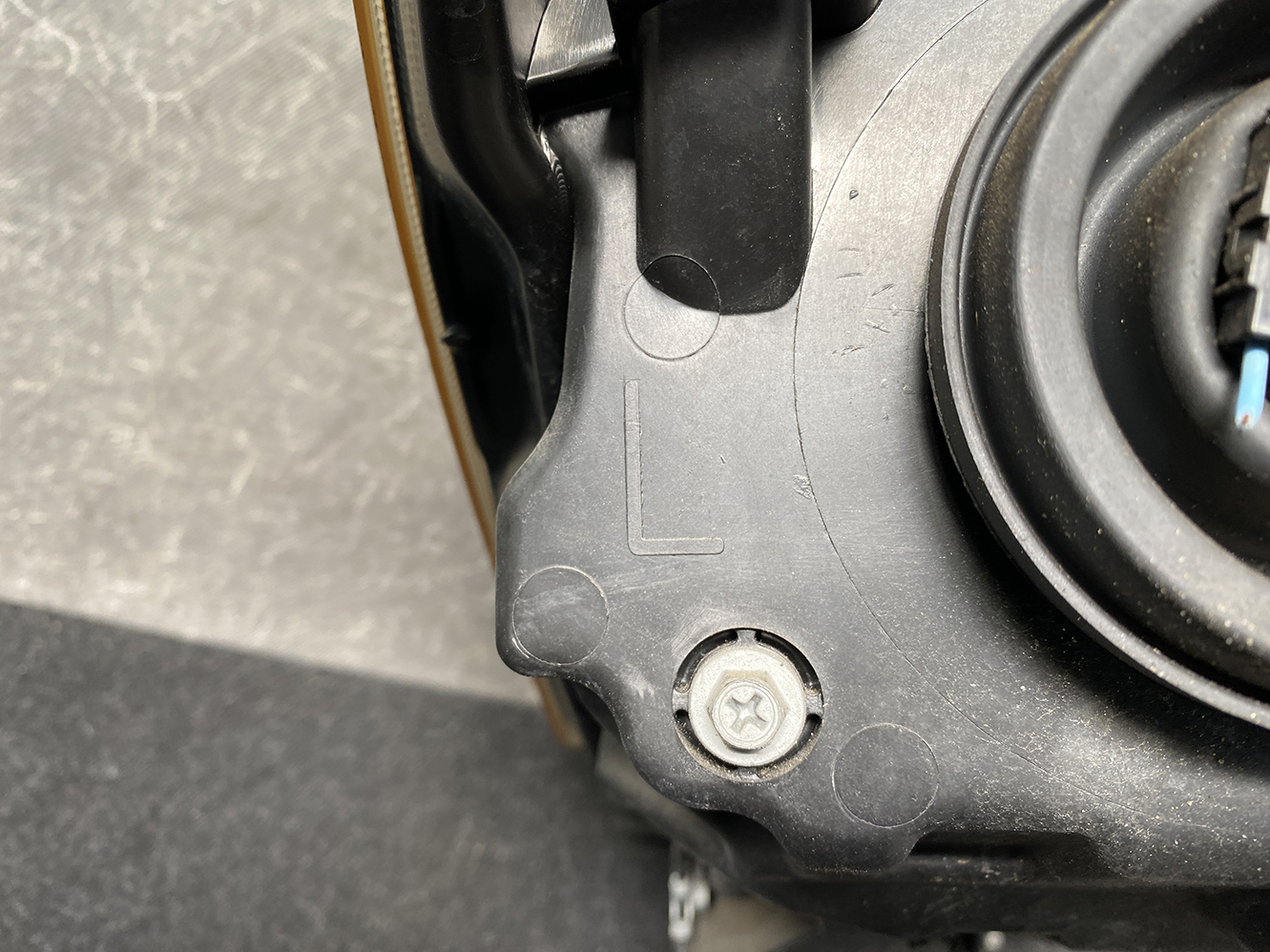 NISSAN NOTE E11 NE11 Headlight H005 Left Side x1*DAMAGED* - Image 10