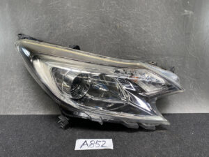 NISSAN NOTE E12 NE12 Headlight 1895 Right Side x1