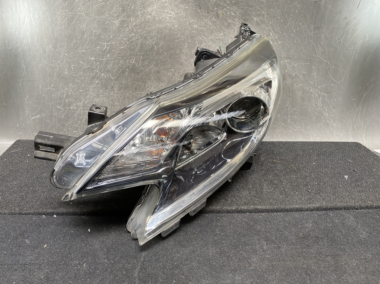 NISSAN NOTE E12 NE12 Headlight 1895 Left Side x1 - Image 2