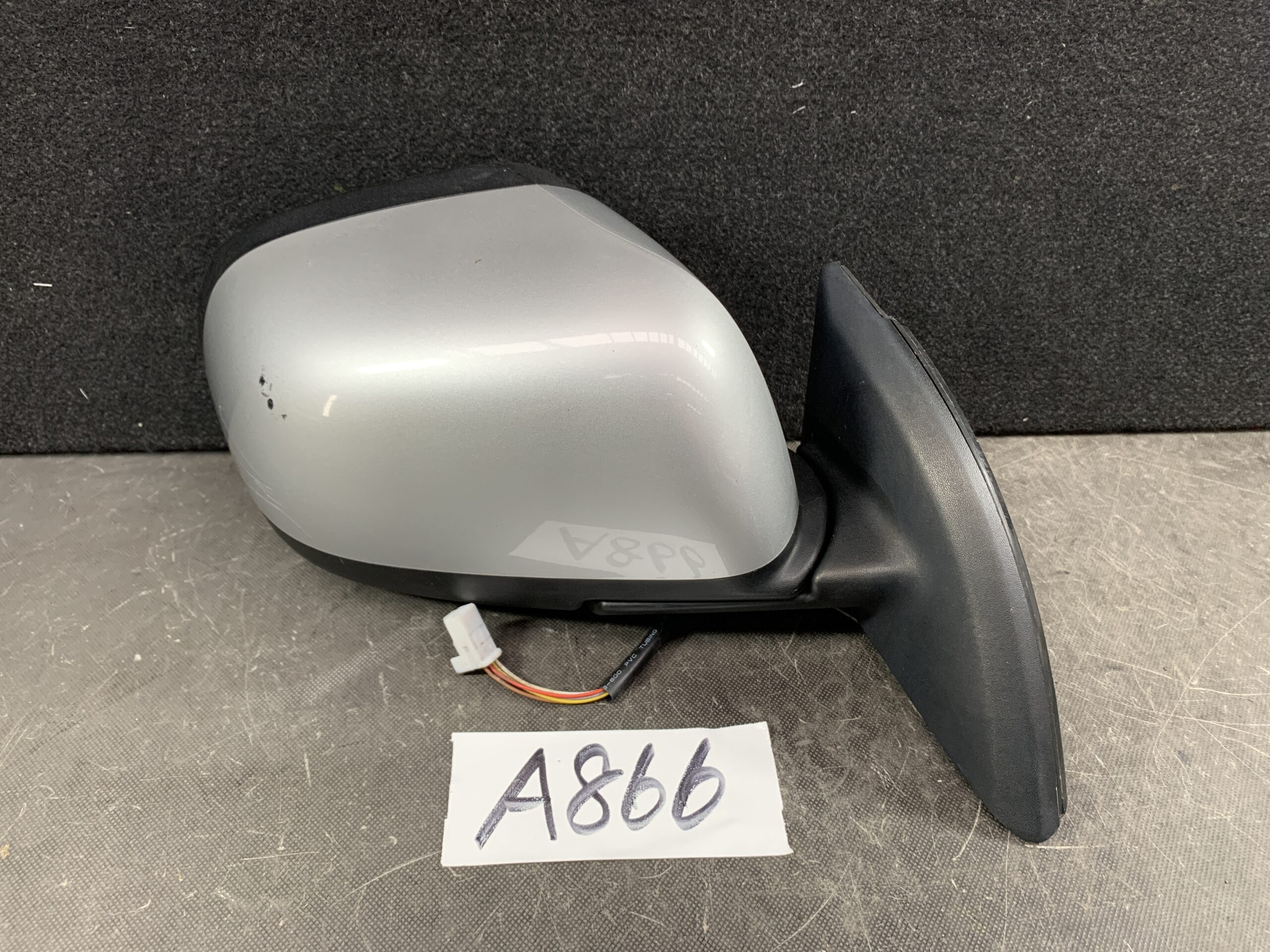 NISSAN LEAF ZE0 AZE0 Door Mirror 10098 Right Side x1