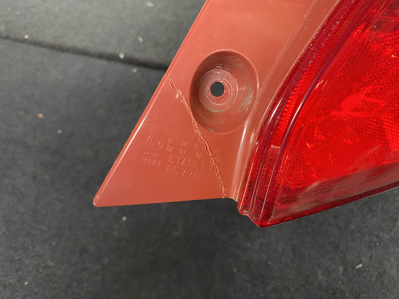 MAZDA DEMIO DE DEJFS DE3FS DE5FS Taillight P5776 Right Side x1*DAMAGED* - Image 7