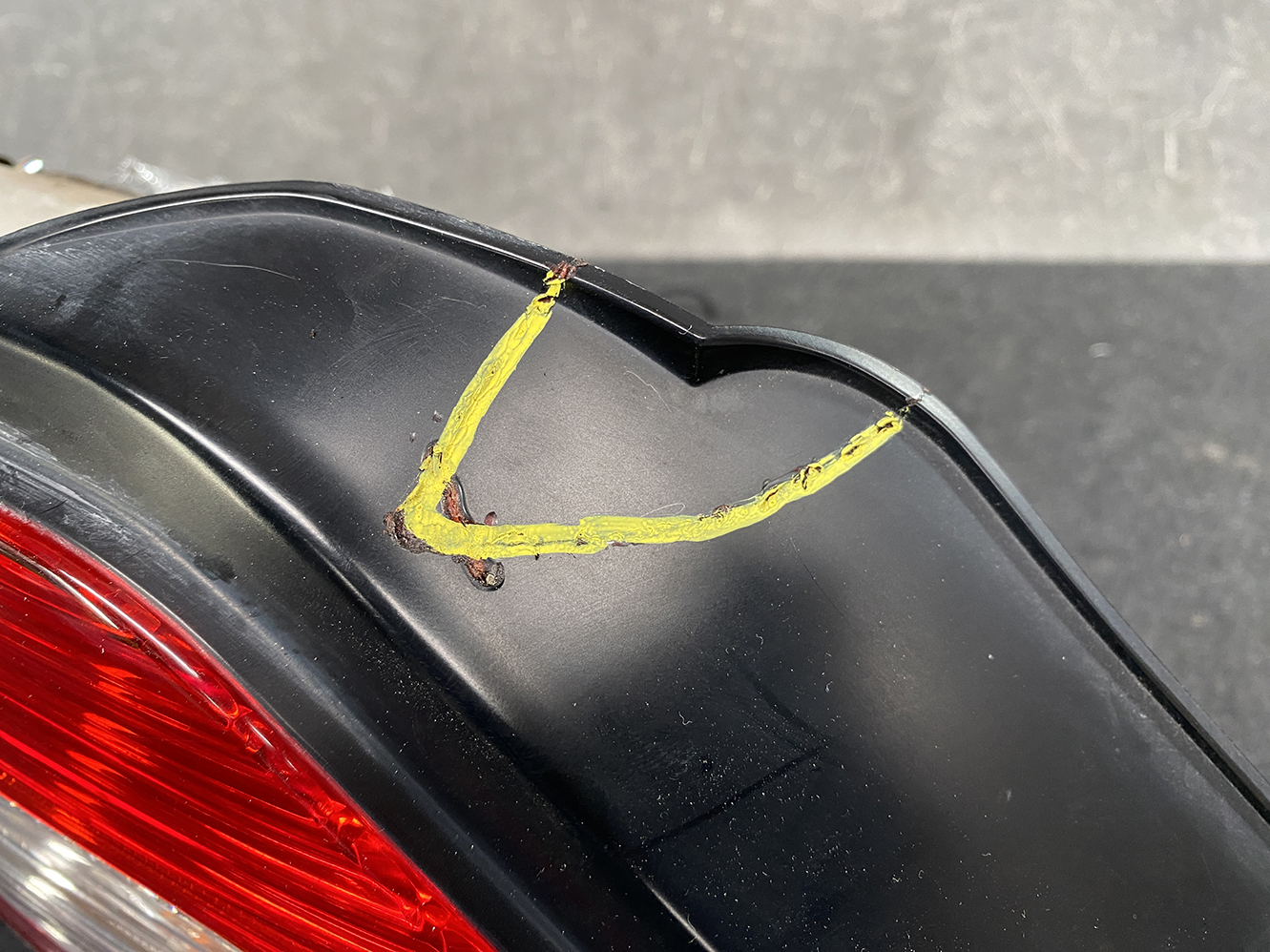 NISSAN GLORIA CEDRIC Y33 Genuine Taillight ICHIKOH 7429 Left Side x1 *DAMAGED* - Image 7