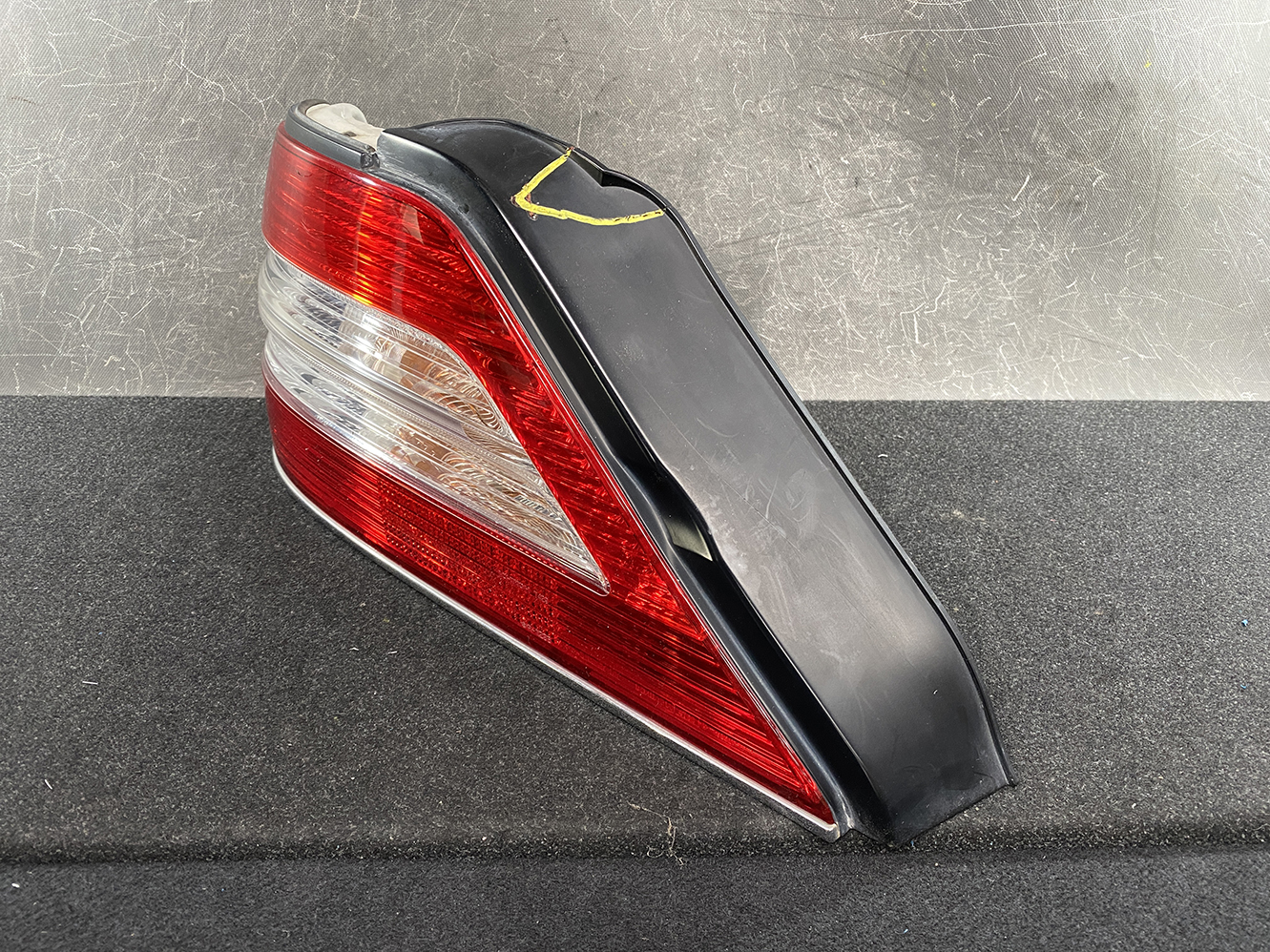 NISSAN GLORIA CEDRIC Y33 Genuine Taillight ICHIKOH 7429 Left Side x1 *DAMAGED* - Image 3