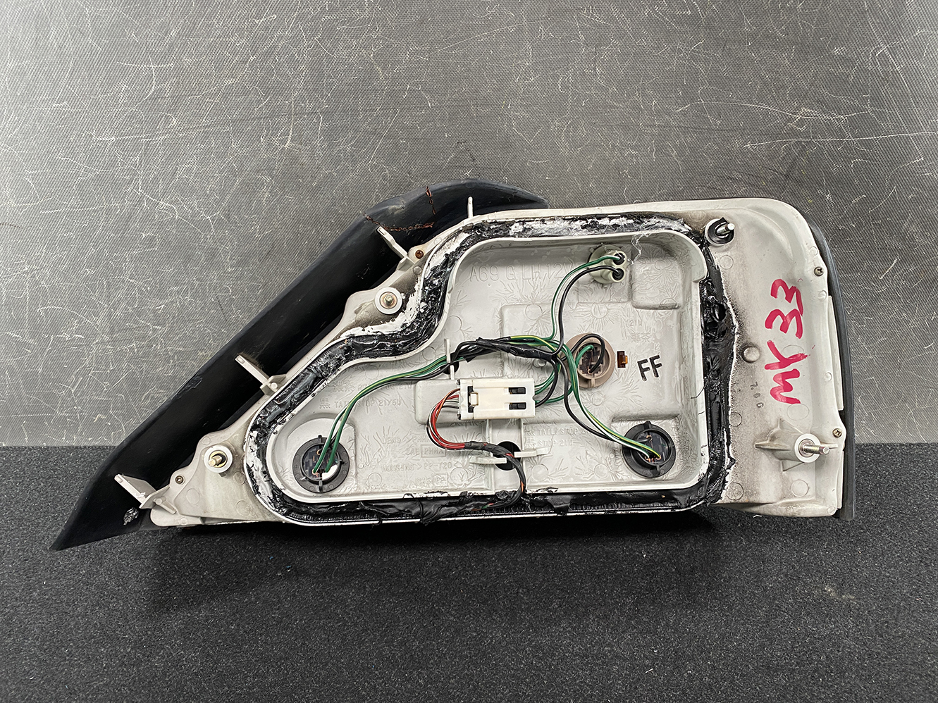 NISSAN GLORIA CEDRIC Y33 Genuine Taillight ICHIKOH 7429 Left Side x1 *DAMAGED* - Image 11