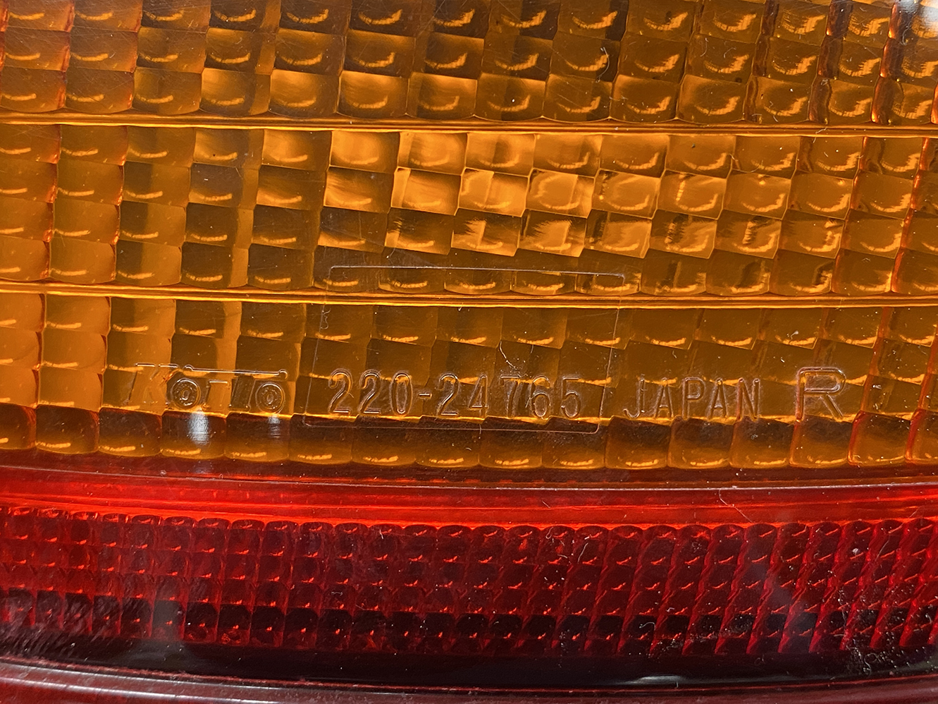 NISSAN AD VAN Y11 Genuine Taillight KOITO 220-24765 Right Side x1*DAMAGED* - Image 5