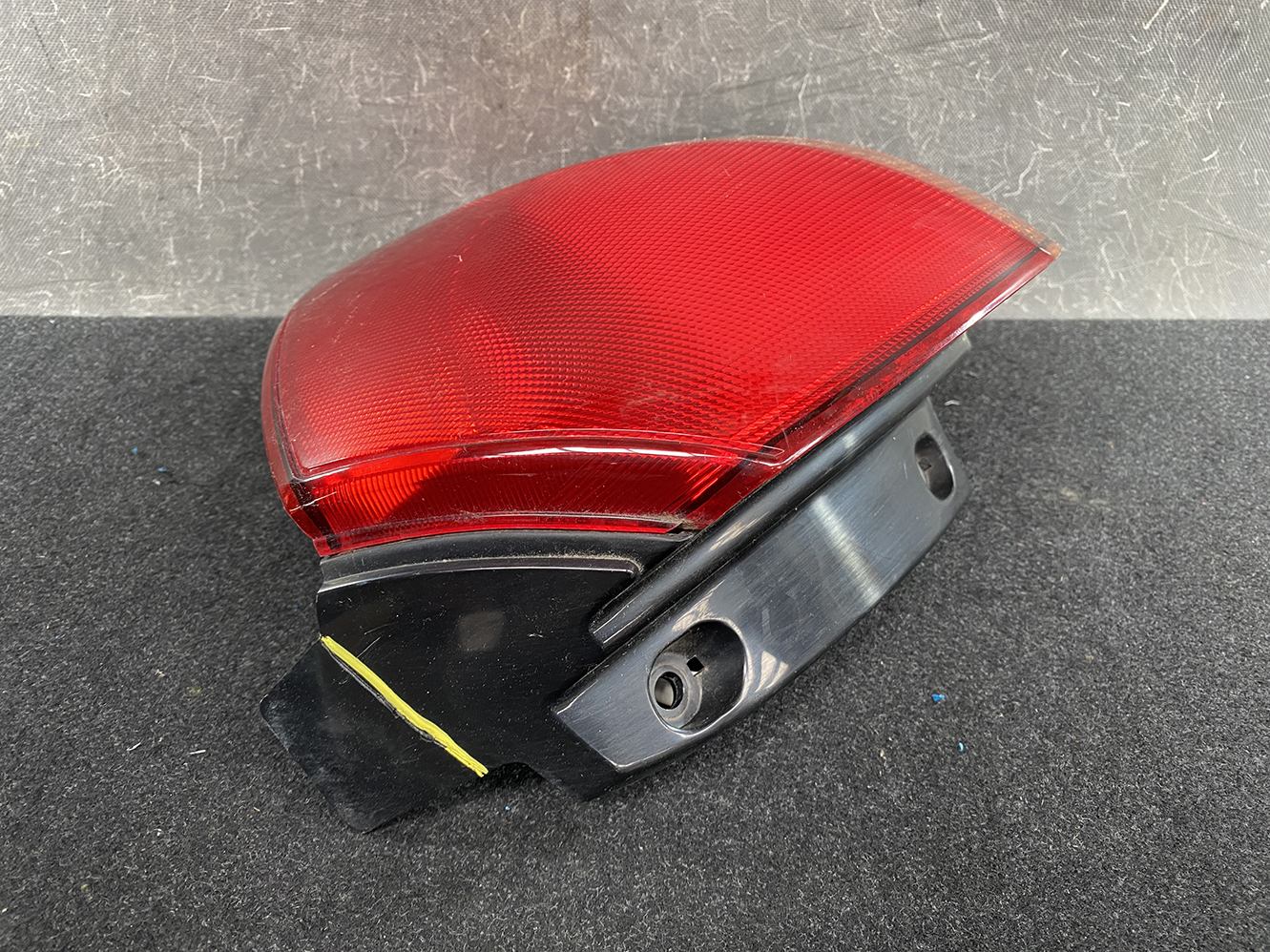 NISSAN AD VAN Y11 Genuine Taillight KOITO 220-24765 Right Side x1*DAMAGED* - Image 3