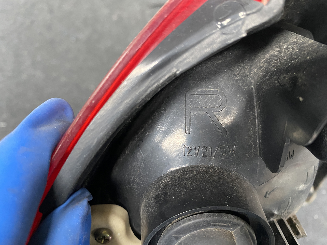 NISSAN AD VAN Y11 Genuine Taillight KOITO 220-24765 Right Side x1*DAMAGED* - Image 8