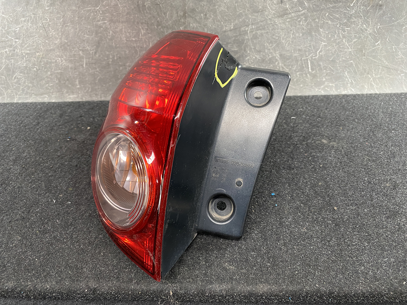 NISSAN AD VY12 Genuine Taillight KOITO 220-24886 Left Side x1 *DAMAGED* - Image 2