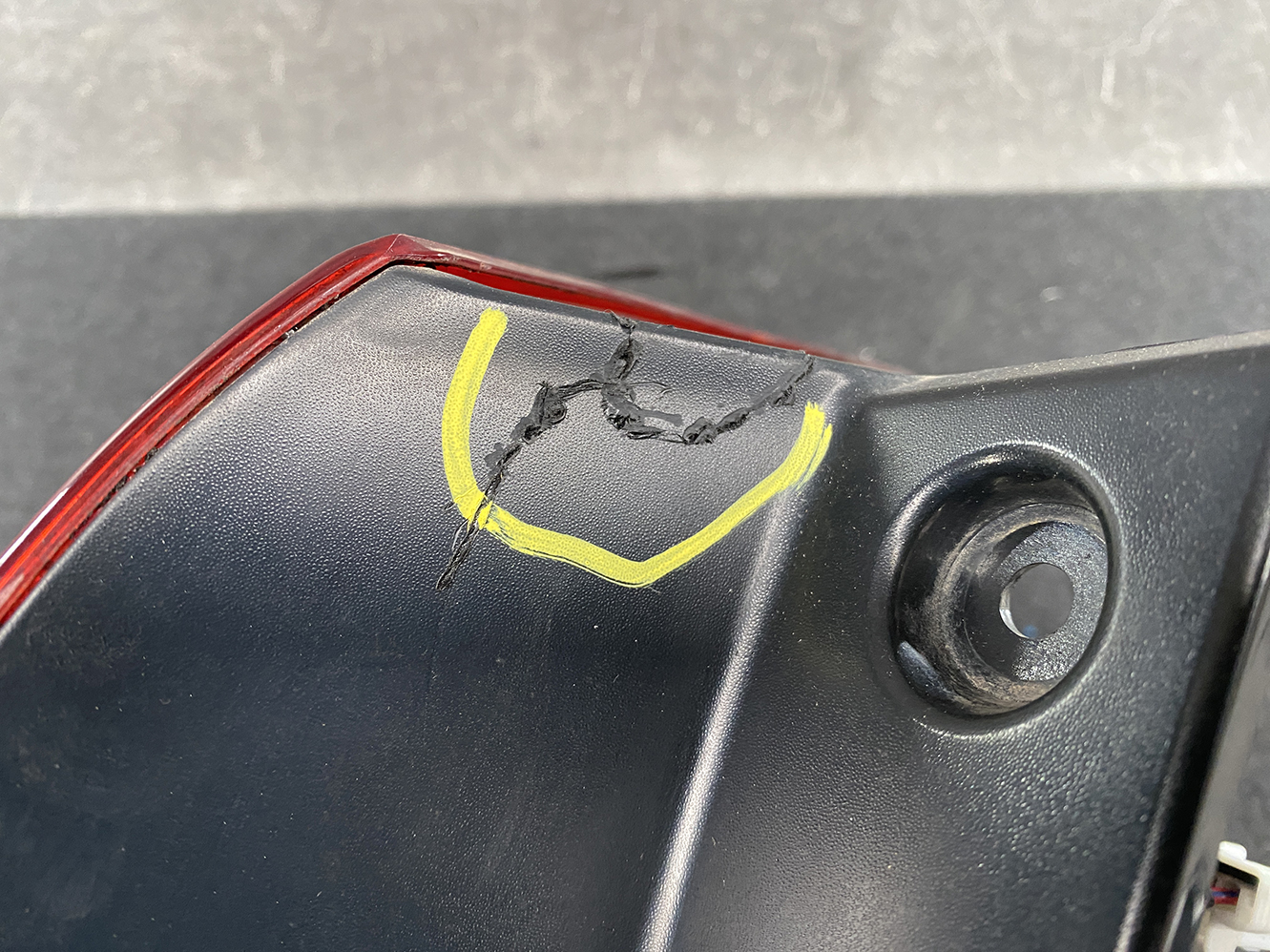 NISSAN AD VY12 Genuine Taillight KOITO 220-24886 Left Side x1 *DAMAGED* - Image 8