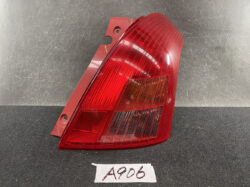 SUZUKI SWIFT ZC71S ZC11S ZD11S ZC31S Taillight P4476 R Right Side x1 *DAMAGED*