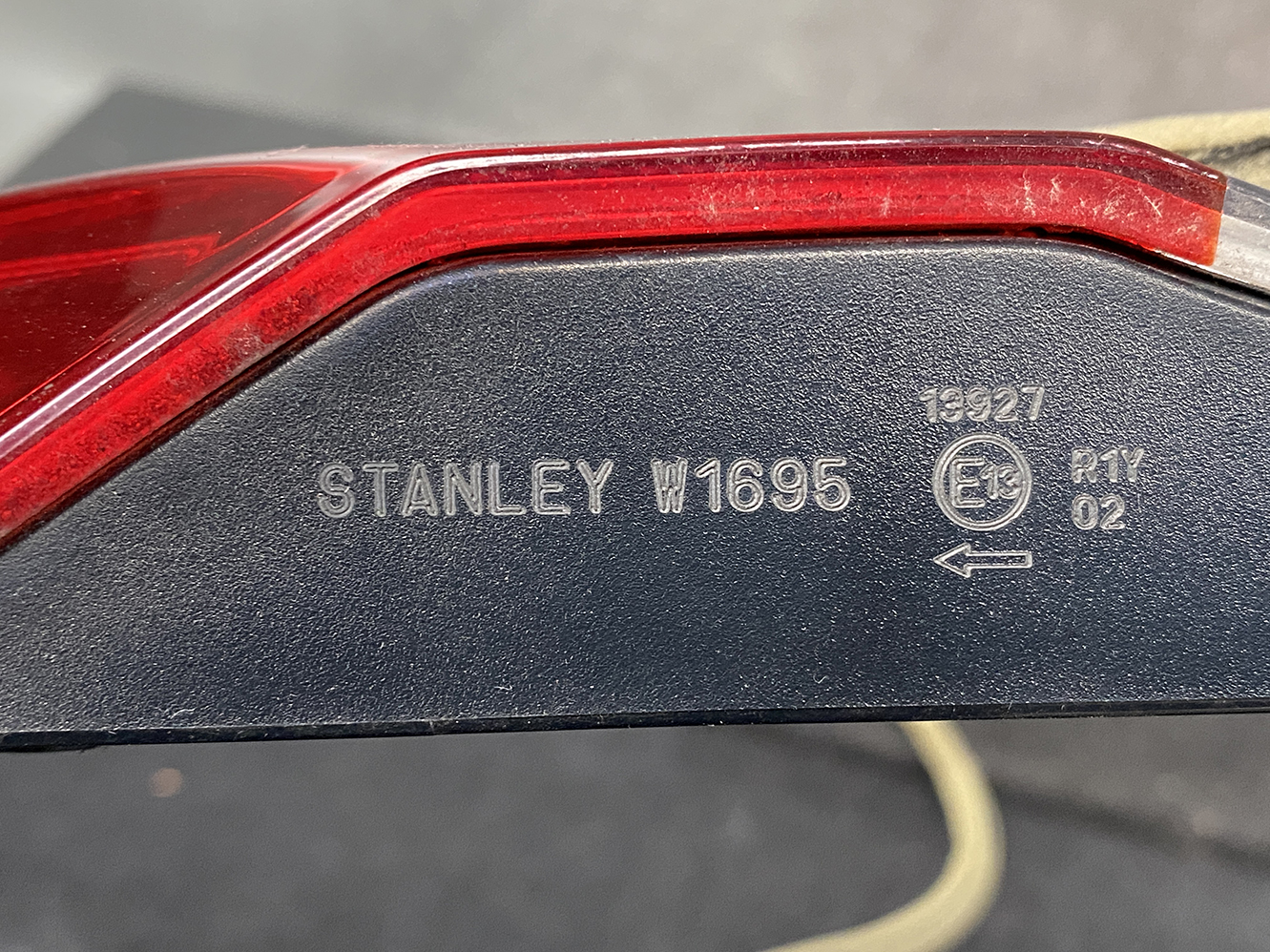 HONDA FIT JAZZ HYBRID GP5 GP6 Taillight W1695 Right Side x1 *DAMAGED* - Image 2