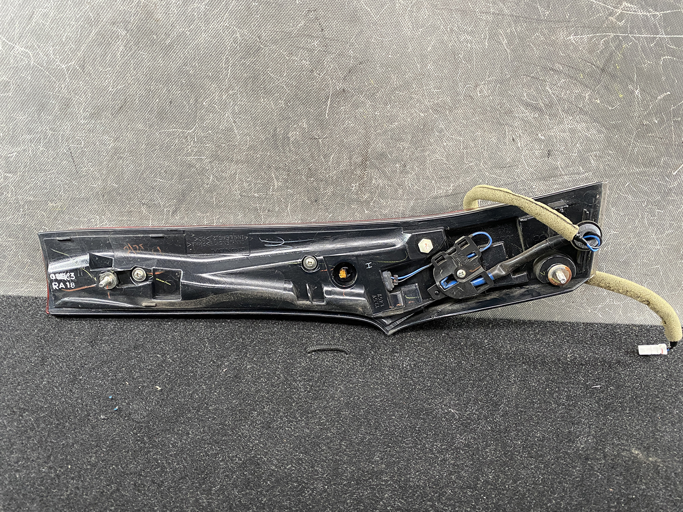 HONDA FIT JAZZ HYBRID GP5 GP6 Taillight W1695 Right Side x1 *DAMAGED* - Image 3