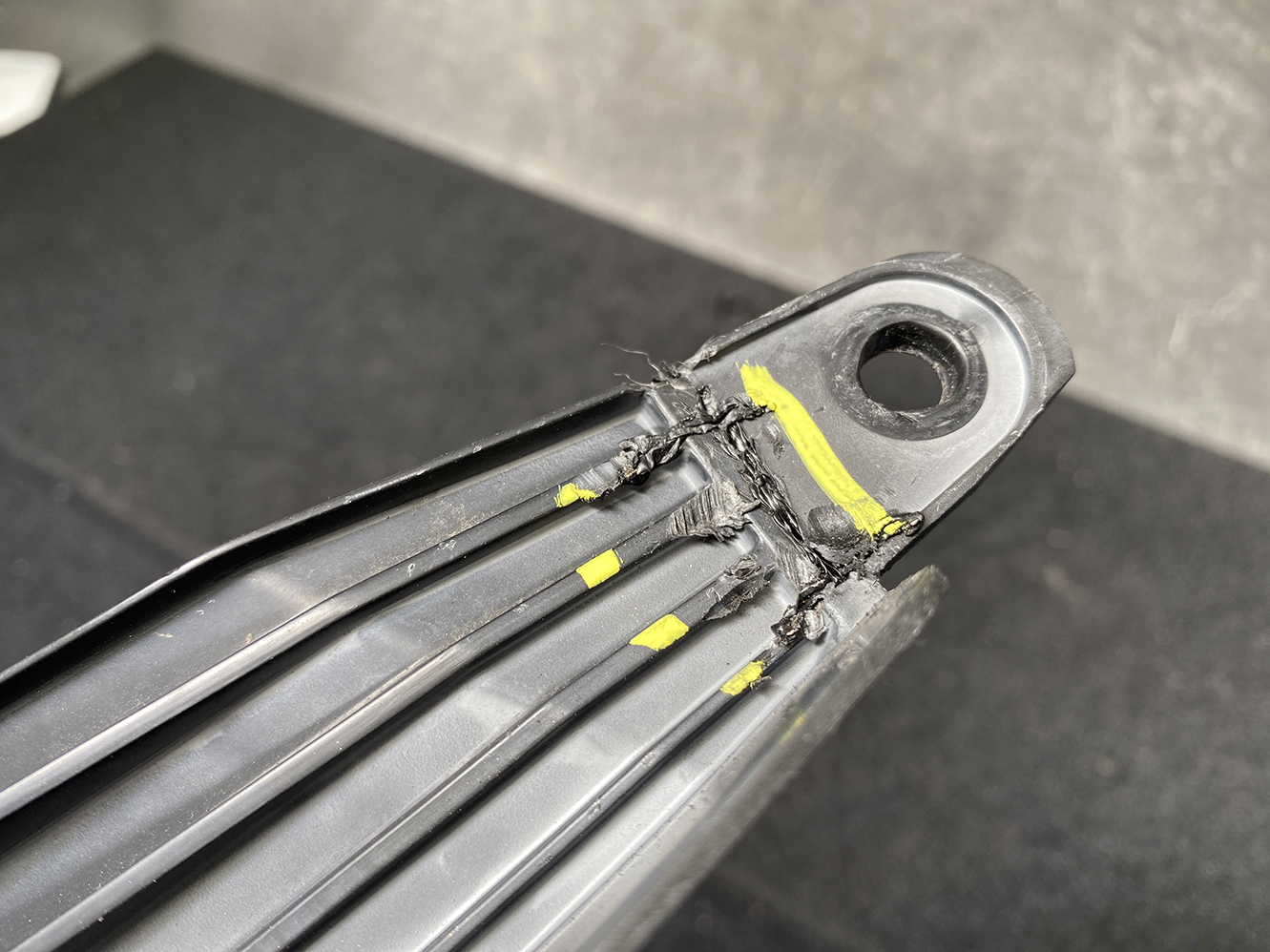 TOYOTA VOXY NOAH ZRR70 ZRR75 Headlight 28-226 Left Side x1 *DAMAGED* - Image 10