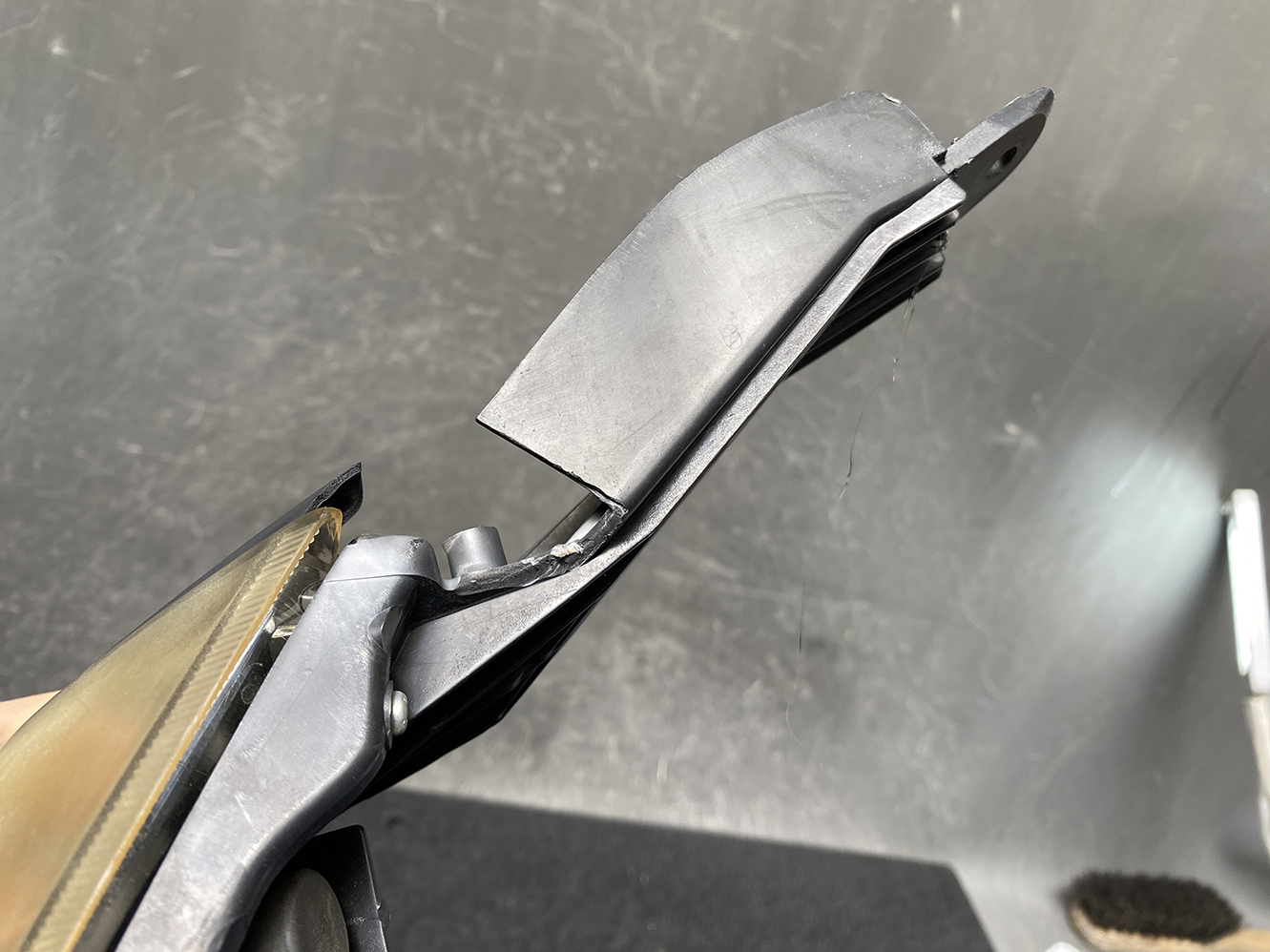 TOYOTA VOXY NOAH ZRR70 ZRR75 Headlight 28-226 Left Side x1 *DAMAGED* - Image 9