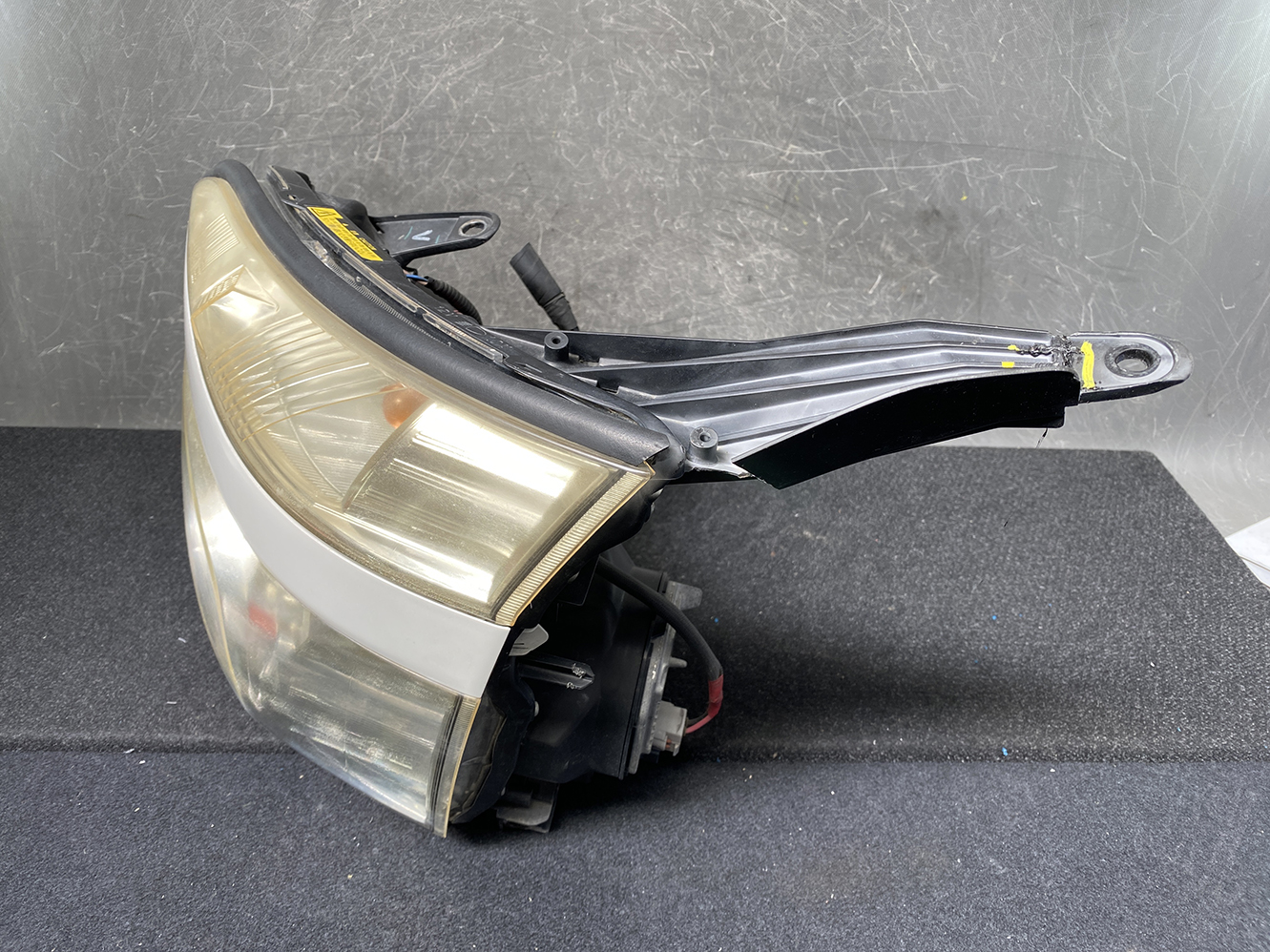 TOYOTA VOXY NOAH ZRR70 ZRR75 Headlight 28-226 Left Side x1 *DAMAGED* - Image 3