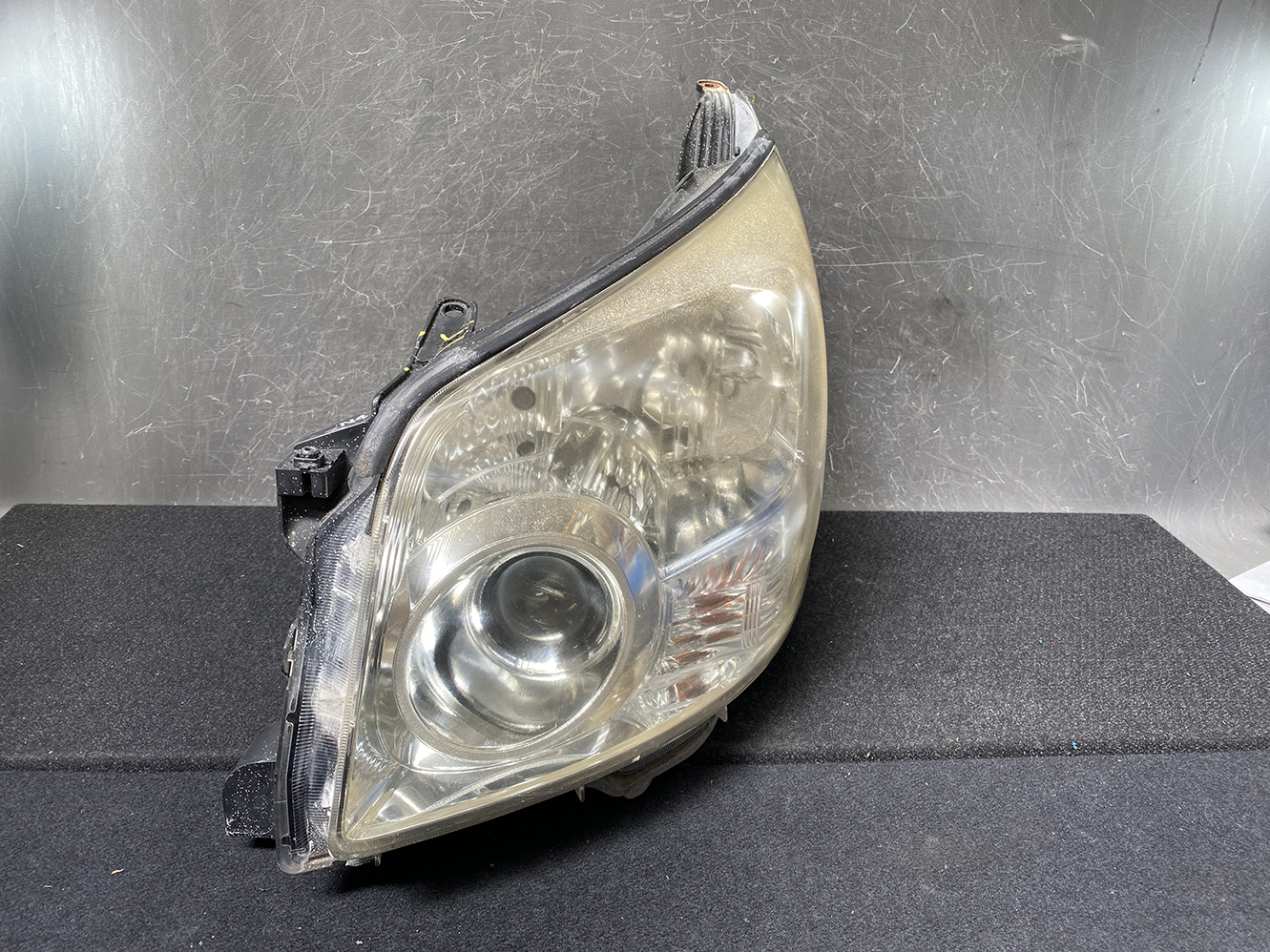 A917_3 TOYOTA VOXY NOAH ZRR75 ZRR70 Headlight KOITO 28-200 Left Side x1 » JDM-PARTS NZ » JDM-PARTS NZ TOYOTA VOXY NOAH ZRR75 ZRR70 Headlight KOITO 28-200 Left Side x1 » JDM-PARTS NZ