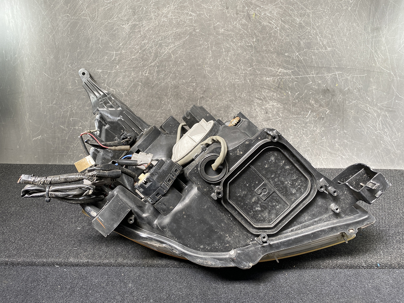 A917_6 TOYOTA VOXY NOAH ZRR75 ZRR70 Headlight KOITO 28-200 Left Side x1 » JDM-PARTS NZ » JDM-PARTS NZ TOYOTA VOXY NOAH ZRR75 ZRR70 Headlight KOITO 28-200 Left Side x1 » JDM-PARTS NZ