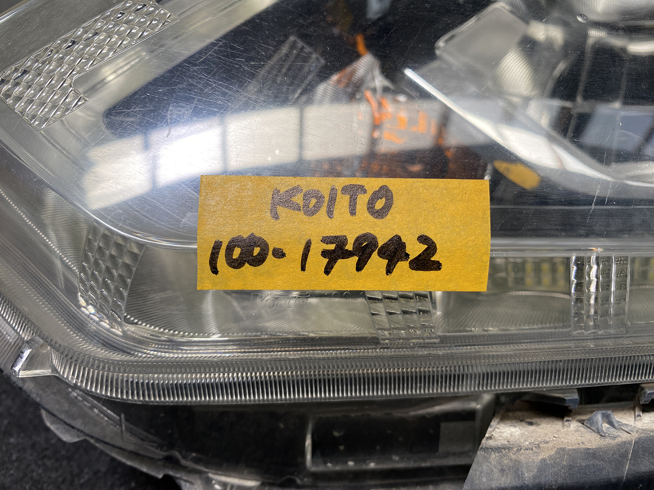 A919_2 NISSAN X-TRAIL NT32 Genuine Headlight KOITO 100-17942 Left Side x1 *DAMAGED* » JDM-PARTS NZ » JDM-PARTS NZ NISSAN X-TRAIL NT32 Genuine Headlight KOITO 100-17942 Left Side x1 *DAMAGED* » JDM-PARTS NZ