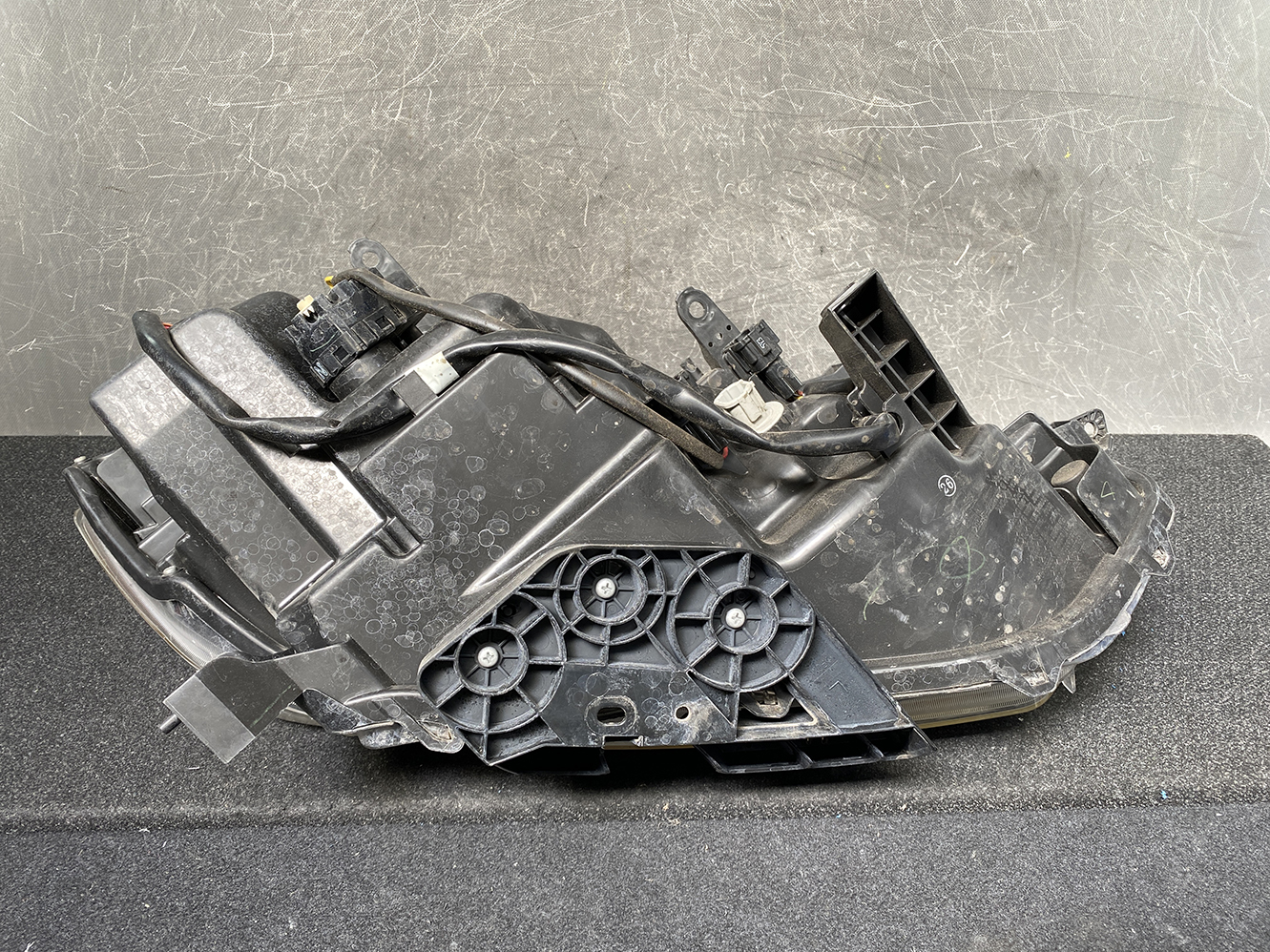 A919_7 NISSAN X-TRAIL NT32 Genuine Headlight KOITO 100-17942 Left Side x1 *DAMAGED* » JDM-PARTS NZ » JDM-PARTS NZ NISSAN X-TRAIL NT32 Genuine Headlight KOITO 100-17942 Left Side x1 *DAMAGED* » JDM-PARTS NZ