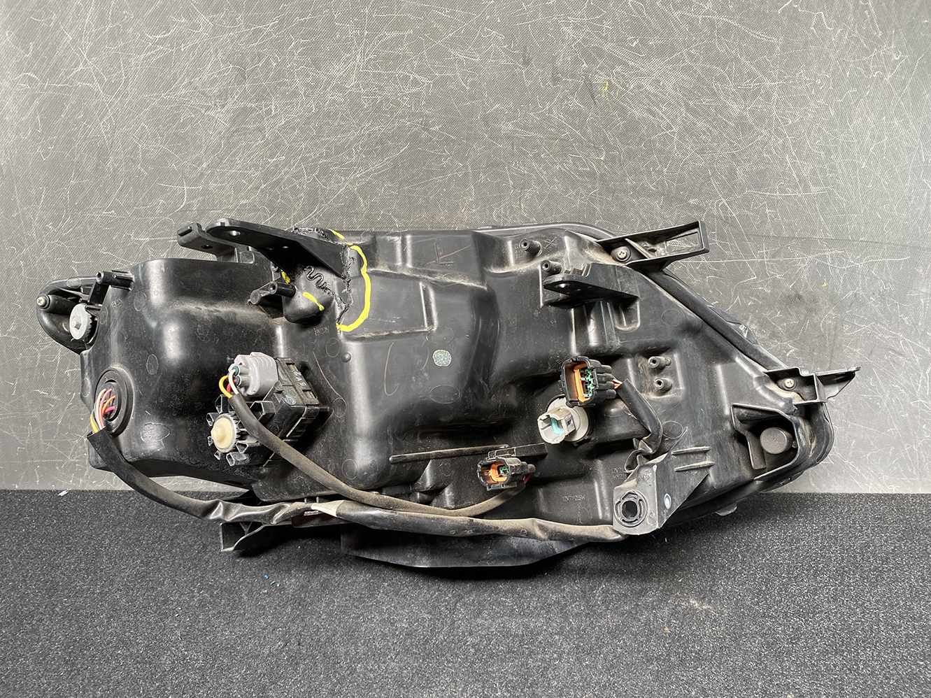 A919_8 NISSAN X-TRAIL NT32 Genuine Headlight KOITO 100-17942 Left Side x1 *DAMAGED* » JDM-PARTS NZ » JDM-PARTS NZ NISSAN X-TRAIL NT32 Genuine Headlight KOITO 100-17942 Left Side x1 *DAMAGED* » JDM-PARTS NZ