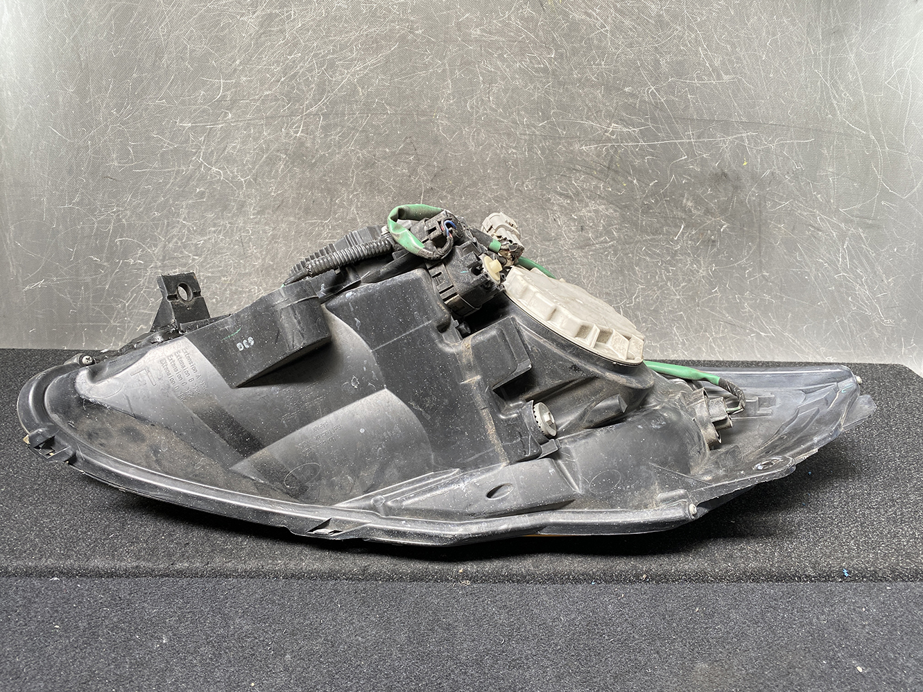 A920_5 NISSAN Fairlady Z 350Z Z33 HZ33 Headlight 100-63820 Left Side x1 *DAMAGED* » JDM-PARTS NZ » JDM-PARTS NZ NISSAN Fairlady Z 350Z Z33 HZ33 Headlight 100-63820 Left Side x1 *DAMAGED* » JDM-PARTS NZ