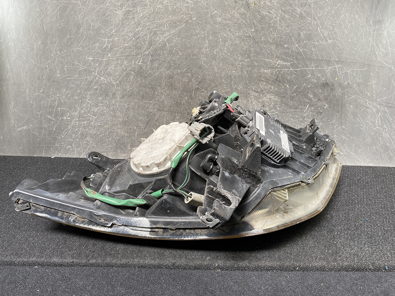 A920_6 NISSAN Fairlady Z 350Z Z33 HZ33 Headlight 100-63820 Left Side x1 *DAMAGED* » JDM-PARTS NZ » JDM-PARTS NZ NISSAN Fairlady Z 350Z Z33 HZ33 Headlight 100-63820 Left Side x1 *DAMAGED* » JDM-PARTS NZ