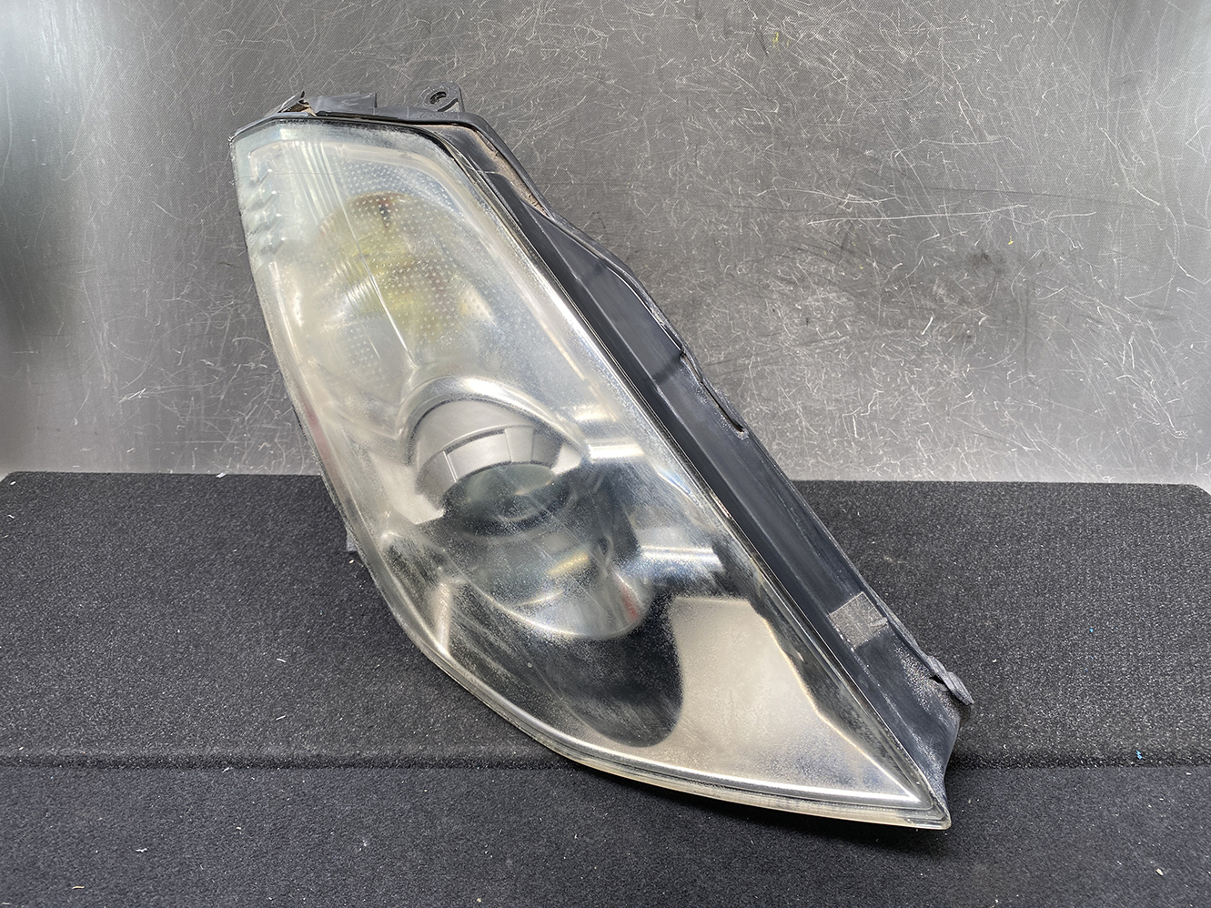 A921_3 NISSAN Fairlady Z 350Z Z33 HZ33 Headlight 100-63820 Right Side x1 *DAMAGED* » JDM-PARTS NZ » JDM-PARTS NZ NISSAN Fairlady Z 350Z Z33 HZ33 Headlight 100-63820 Right Side x1 *DAMAGED* » JDM-PARTS NZ