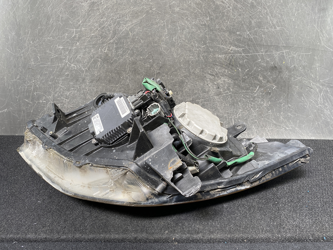 A921_6 NISSAN Fairlady Z 350Z Z33 HZ33 Headlight 100-63820 Right Side x1 *DAMAGED* » JDM-PARTS NZ » JDM-PARTS NZ NISSAN Fairlady Z 350Z Z33 HZ33 Headlight 100-63820 Right Side x1 *DAMAGED* » JDM-PARTS NZ