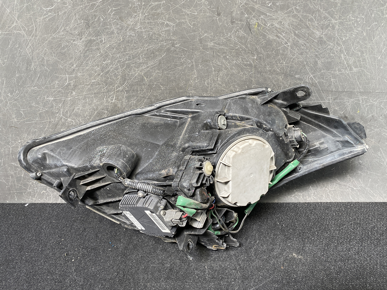 A921_7 NISSAN Fairlady Z 350Z Z33 HZ33 Headlight 100-63820 Right Side x1 *DAMAGED* » JDM-PARTS NZ » JDM-PARTS NZ NISSAN Fairlady Z 350Z Z33 HZ33 Headlight 100-63820 Right Side x1 *DAMAGED* » JDM-PARTS NZ