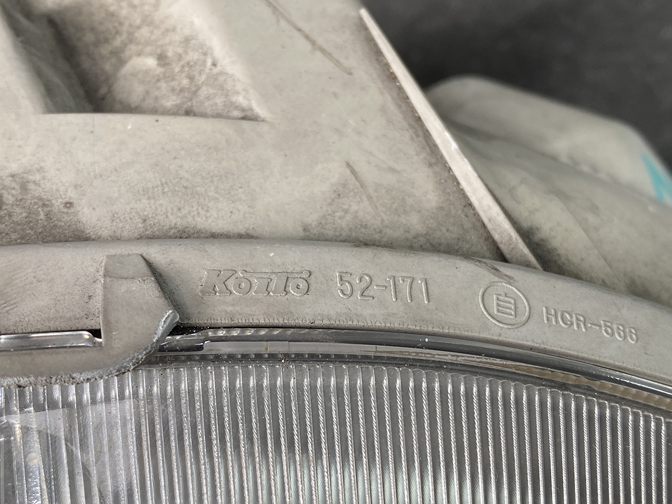 TOYOTA SIENTA NCP81 NCP85 Headlight KOITO 52-171 Right Side x1 *DAMAGED* - Image 7