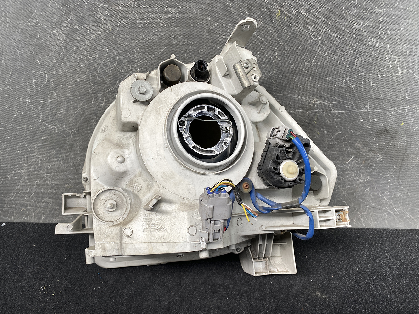 TOYOTA SIENTA NCP81 NCP85 Headlight KOITO 52-171 Right Side x1 *DAMAGED* - Image 6