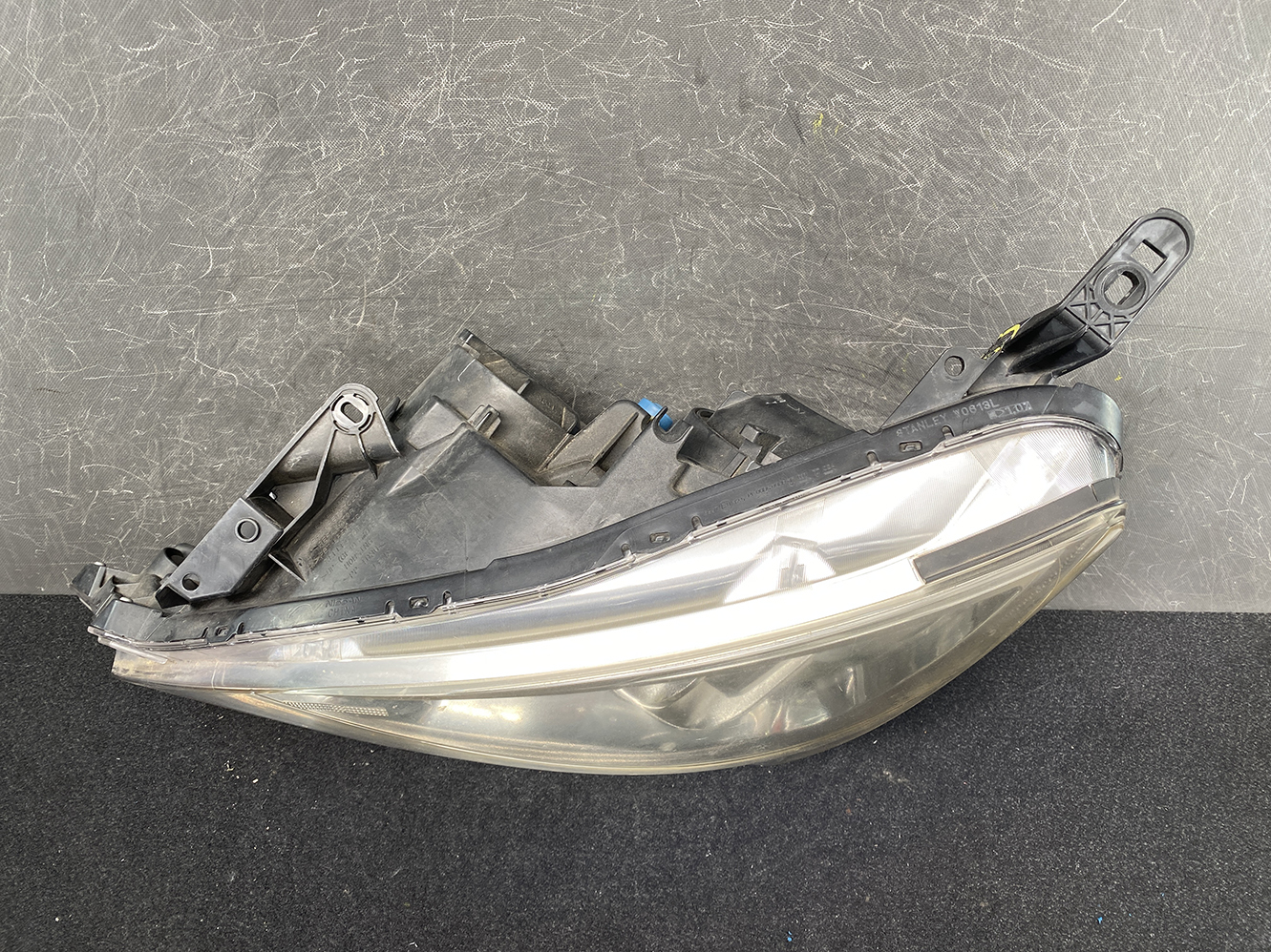 NISSAN SYLPHY TB17 Genuine Headlight STANLEY W0613 L Left Side x1*DAMAGED* - Image 4