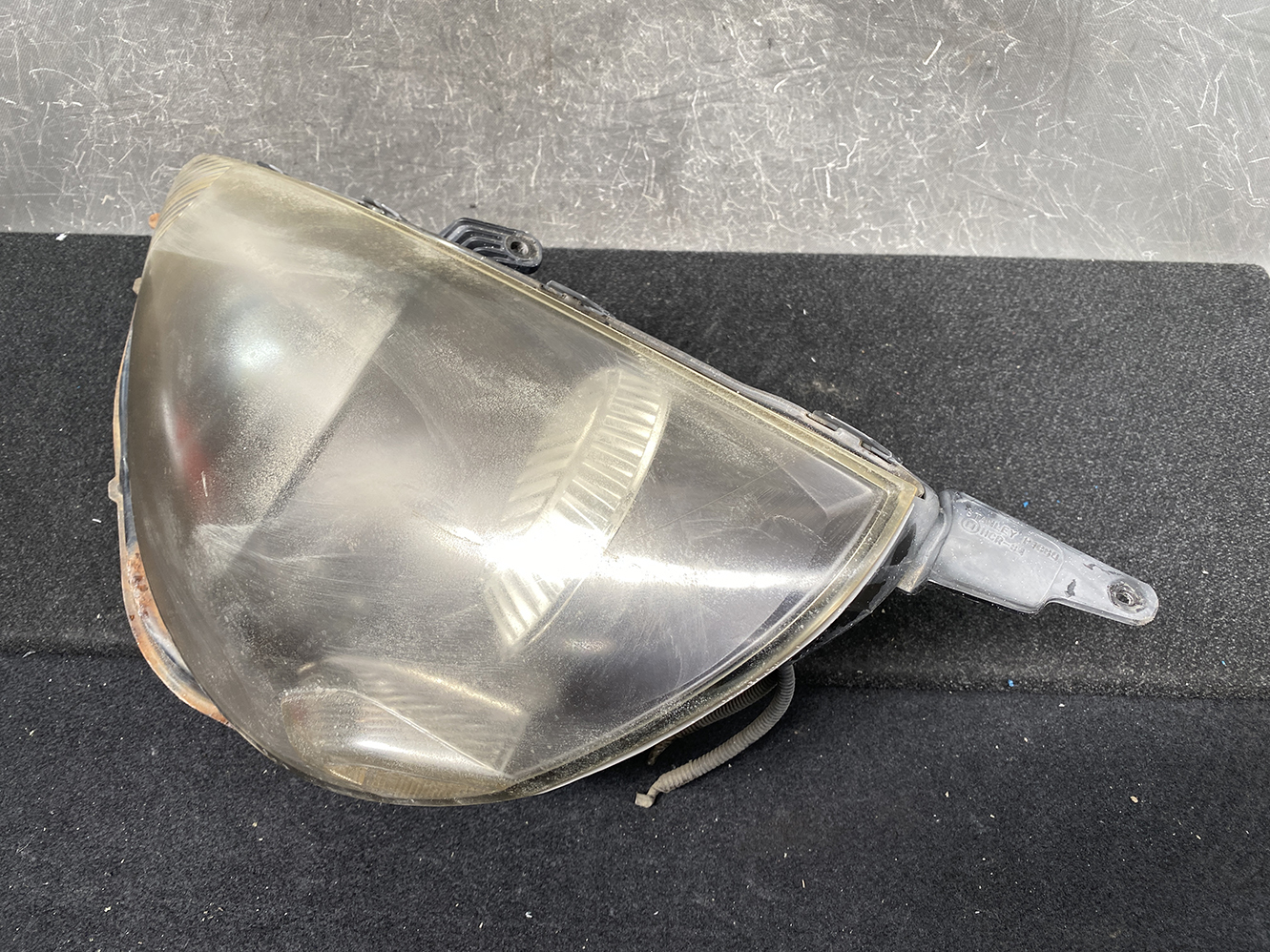 HONDA FIT GD1 GD2 GD3 GD4 Headlight P1680 Left Side x1 - Image 3