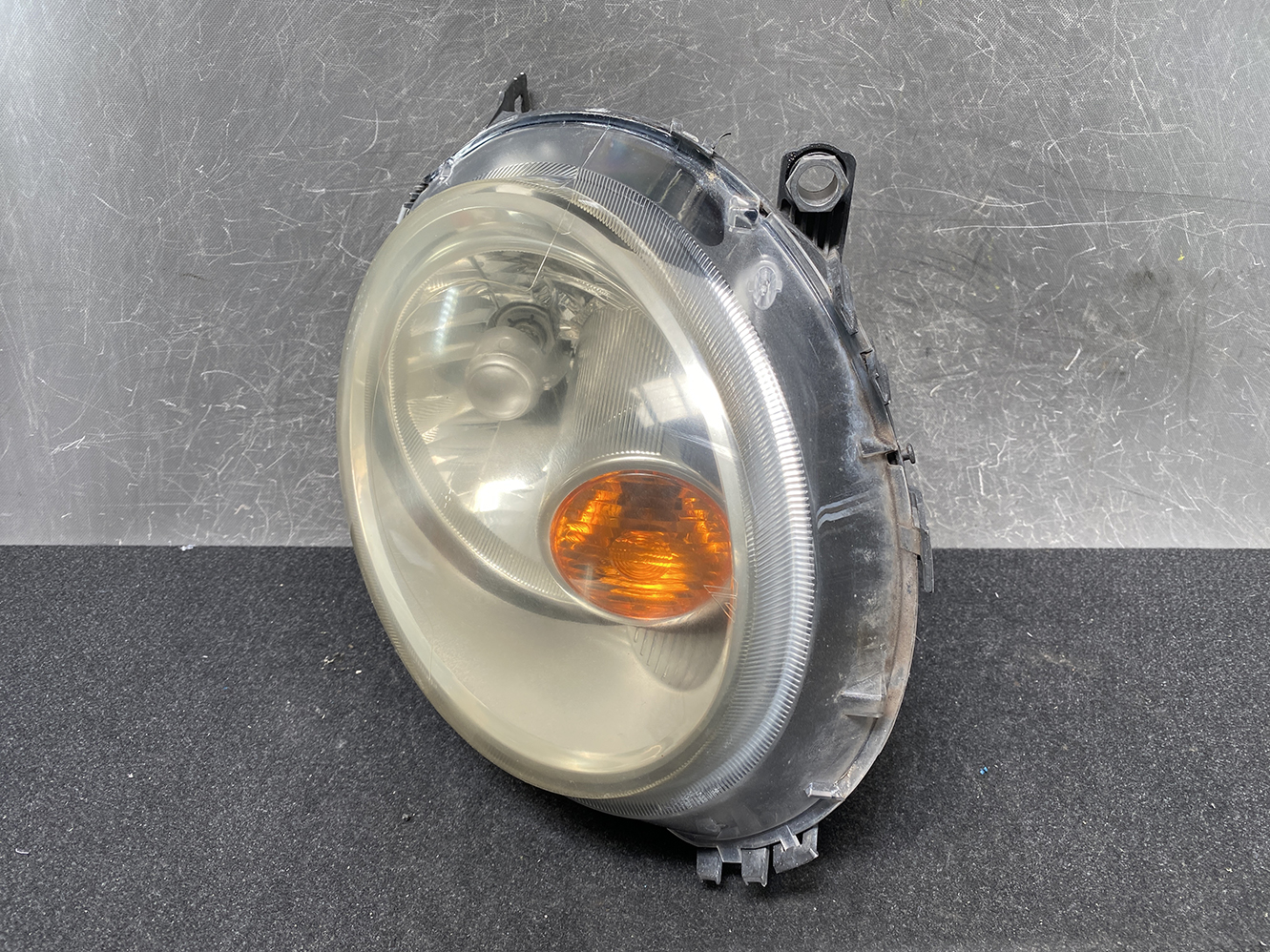 BMW MINI COOPER GEN2 R55 R56 R57 Genuine Headlight 0301225701 Left Side x1 - Image 2