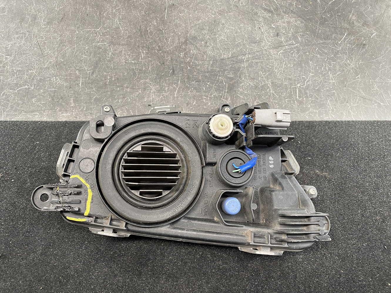 TOYOTA PRIUS ZVW50 ZVW51 LED Fog Light 11539-70687 Left Side x1*DAMAGED* - Image 7