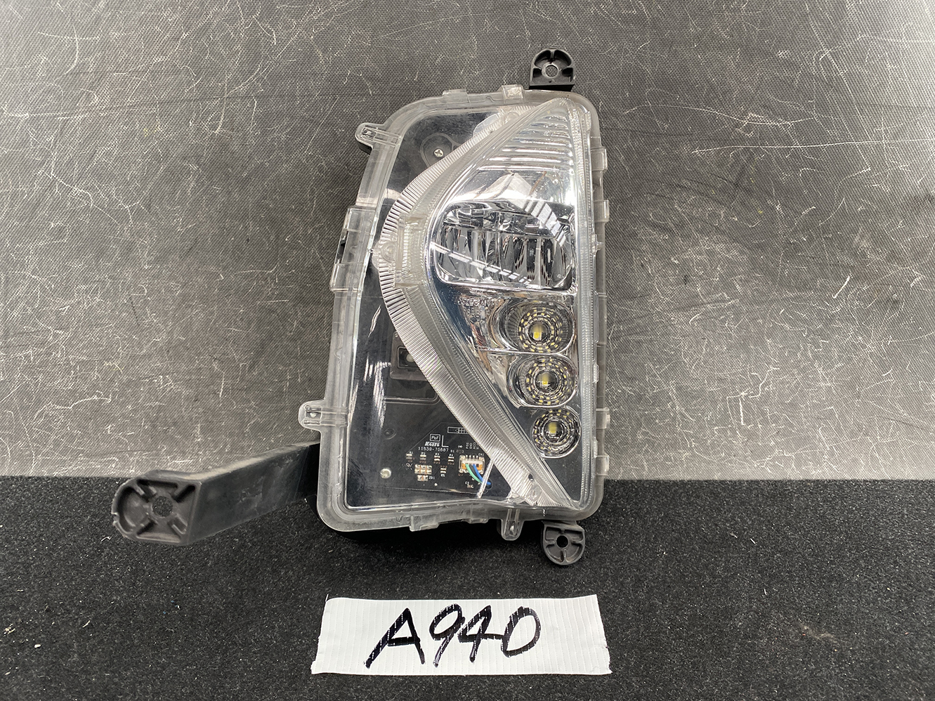 TOYOTA PRIUS ZVW50 ZVW51 LED Fog Light 11539-70687 Left Side x1