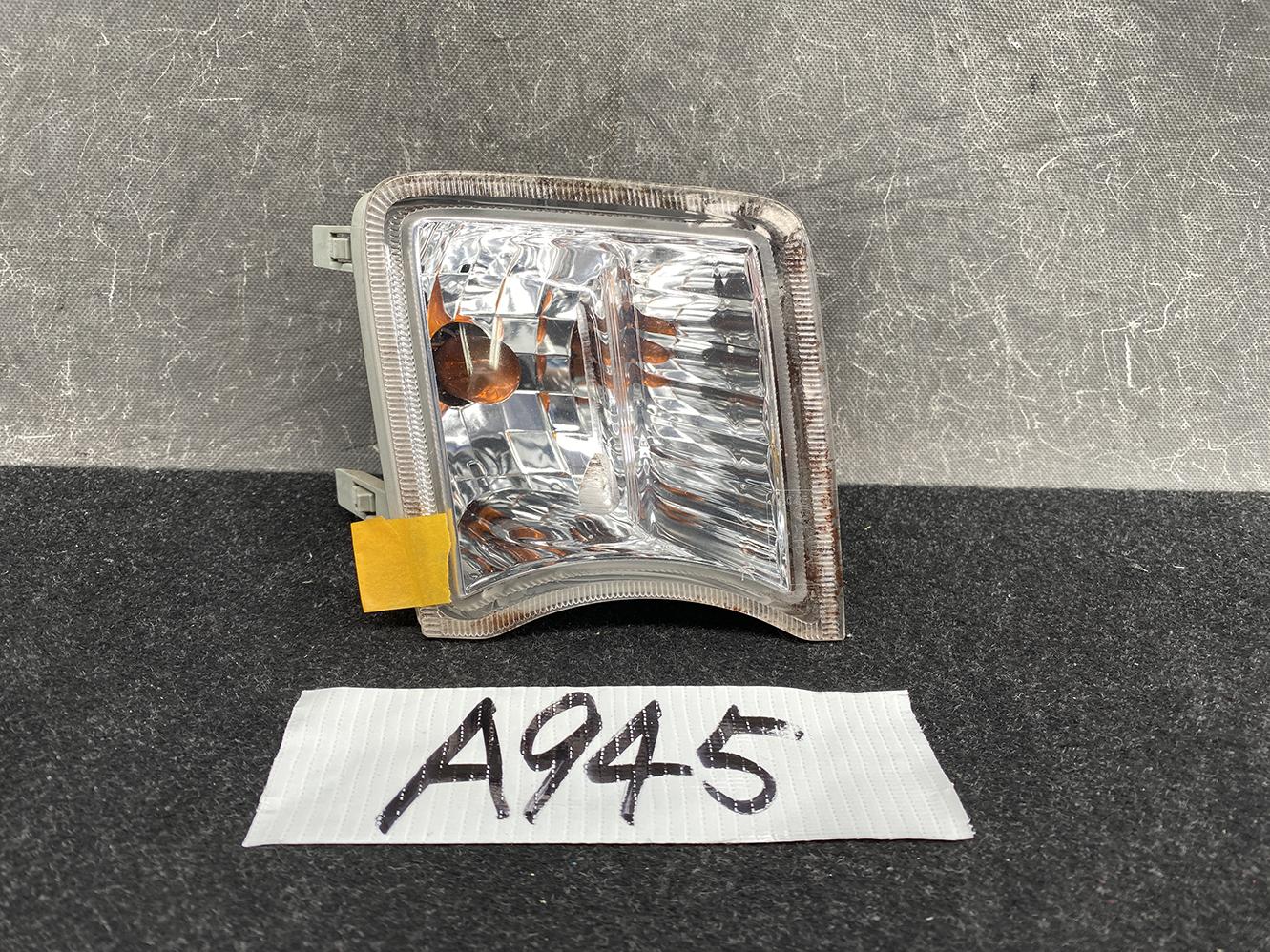 TOYOTA PRIUS ZVW30 Indicator Flasher Lamp KOITO 47-39 Right Side x1*DAMAGED*