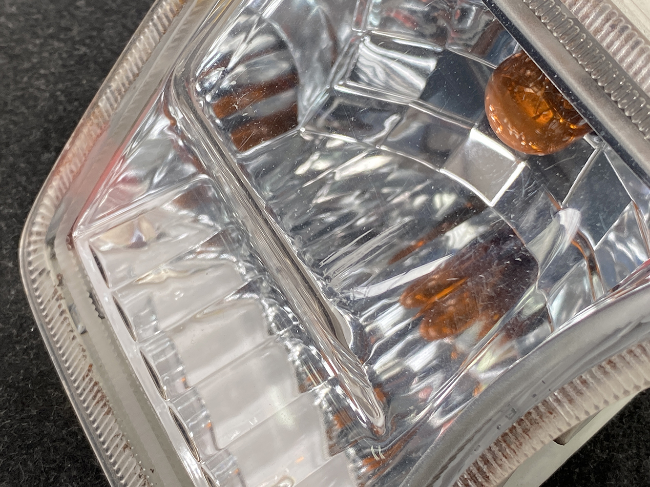 TOYOTA PRIUS ZVW30 Indicator Flasher Lamp KOITO 47-39 Left Side x1 *DAMAGED* - Image 7