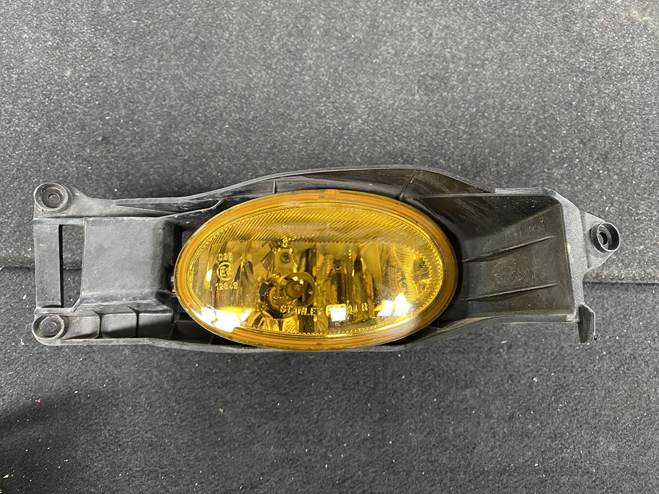 HONDA FIT JAZZ GP2 Genuine Fog Light STANLEY P9984 with Bracket Right Side x1 - Image 2