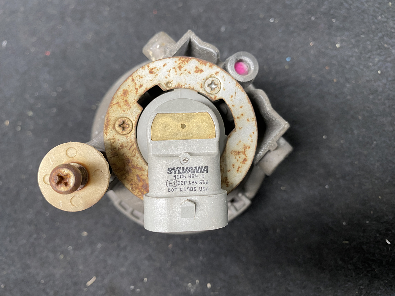 A977_11 TOYOTA Genuine Fog Light ICHIKOH 52-040 Right Side x1 » 1.95 » JDM-PARTS NZ » JDM-PARTS NZ TOYOTA Genuine Fog Light ICHIKOH 52-040 Right Side x1 » JDM-PARTS NZ