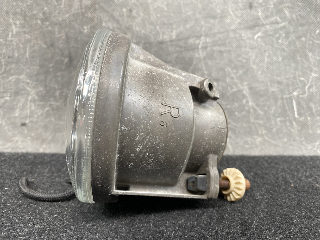 A977_7 TOYOTA Genuine Fog Light ICHIKOH 52-040 Right Side x1 » 1.95 » JDM-PARTS NZ » JDM-PARTS NZ TOYOTA Genuine Fog Light ICHIKOH 52-040 Right Side x1 » JDM-PARTS NZ