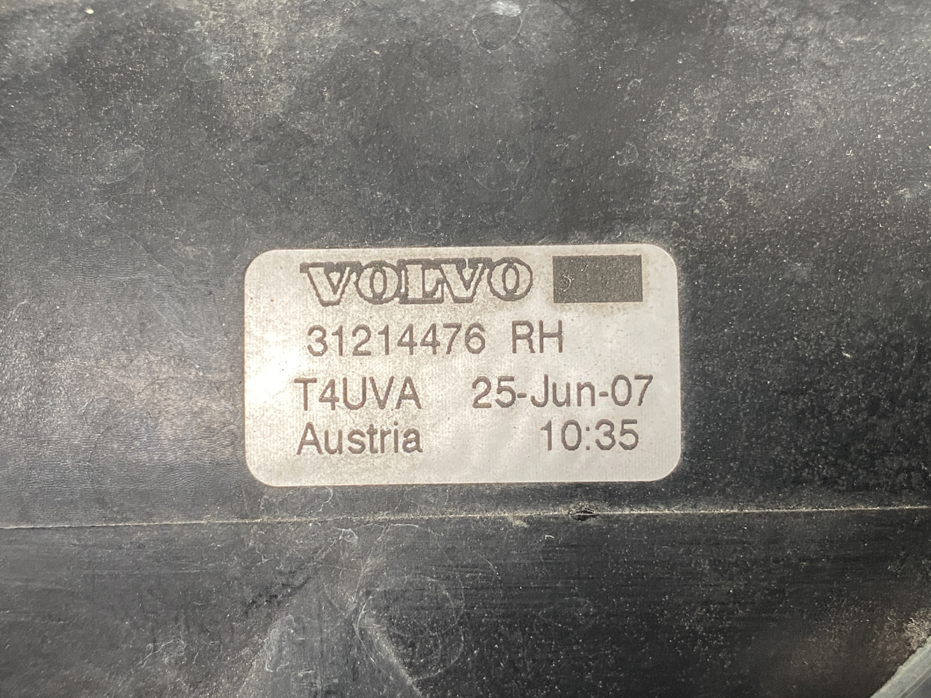 VOLVO XC70 Genuine Fog Light 31214476 Right Side x1 - Image 2