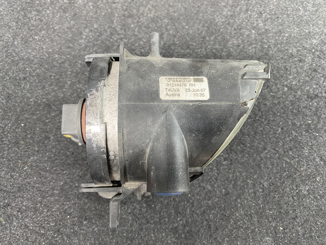 VOLVO XC70 Genuine Fog Light 31214476 Right Side x1 - Image 6